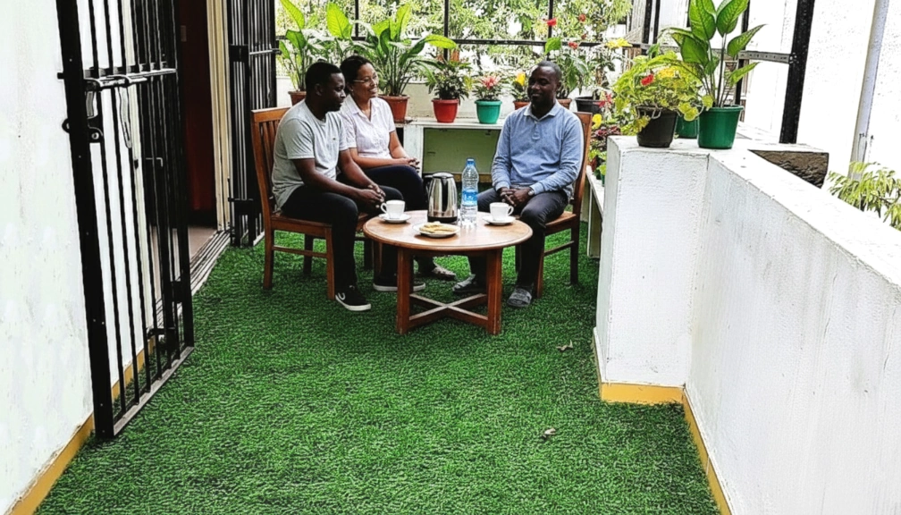 Balcony 3 seating arrangement with green artificial turf flooring